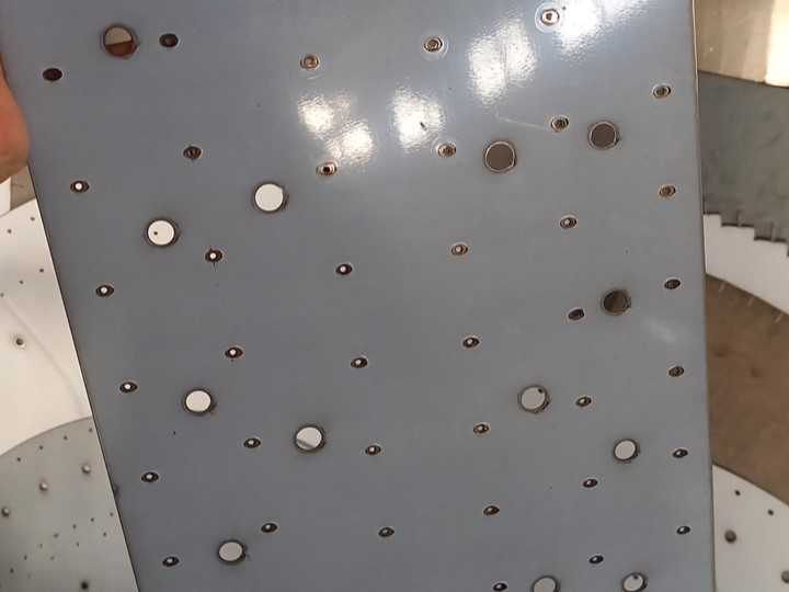 نمونه کار برش لیزر ورق های ضد زنگ 0.6 میلی متری